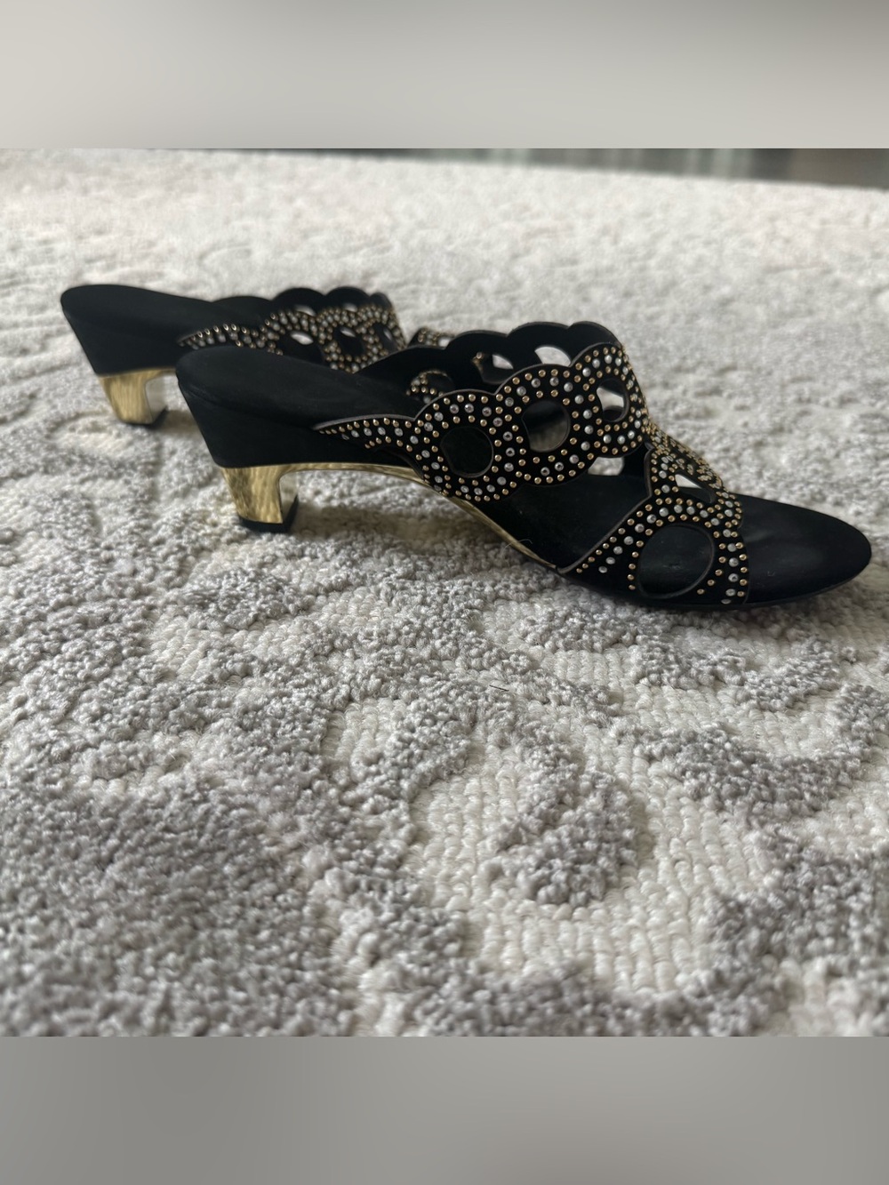 Onex Elise Black & Gold Embellished Metallic Gold Heel comfort Sandals size 6